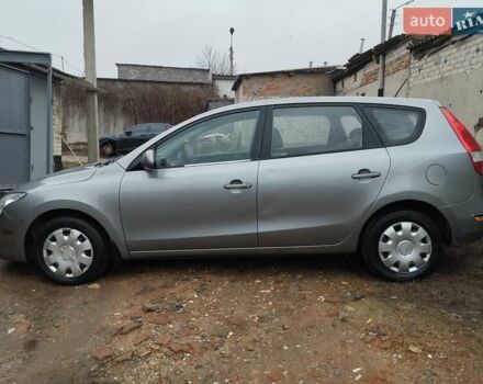 Сірий Хендай Елантра, об'ємом двигуна 2 л та пробігом 246 тис. км за 5800 $, фото 4 на Automoto.ua