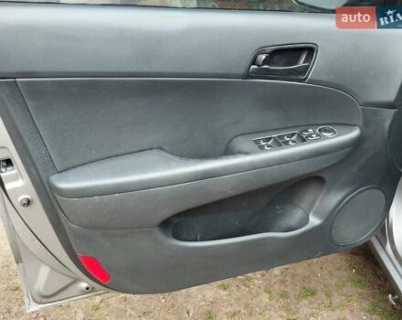 Сірий Хендай Елантра, об'ємом двигуна 2 л та пробігом 246 тис. км за 5800 $, фото 13 на Automoto.ua