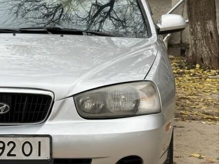 Серый Хендай Элантра, объемом двигателя 2 л и пробегом 165 тыс. км за 4500 $, фото 1 на Automoto.ua