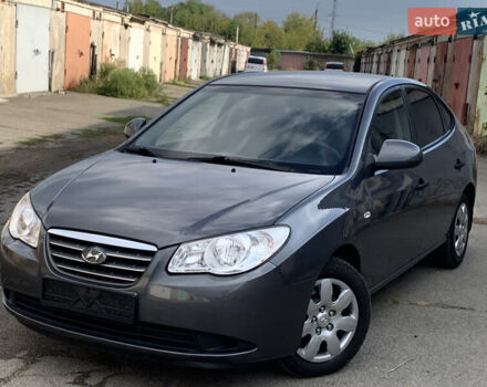 Сірий Хендай Елантра, об'ємом двигуна 1.6 л та пробігом 117 тис. км за 6399 $, фото 1 на Automoto.ua