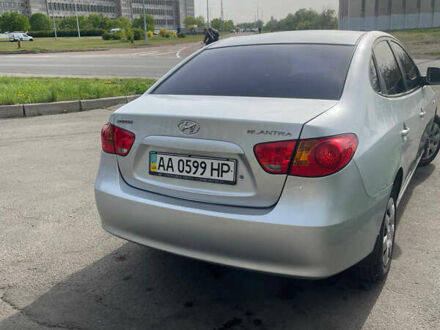 Хендай Элантра 2008 в Киеве на Automoto.ua Серый Хендай Элантра, объемом двигателя 1.59 л и пробегом 154 тыс. км за 4700 $, фото 1 на Automoto.ua