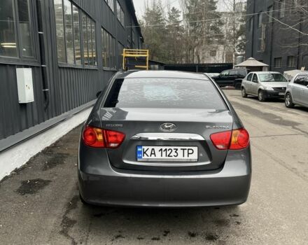 Серый Хендай Элантра, объемом двигателя 1.6 л и пробегом 180 тыс. км за 5900 $, фото 1 на Automoto.ua