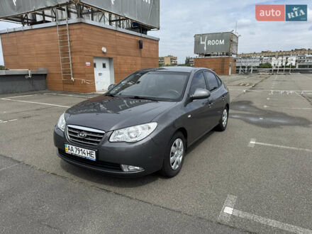 Сірий Хендай Елантра, об'ємом двигуна 1.6 л та пробігом 102 тис. км за 9000 $, фото 1 на Automoto.ua