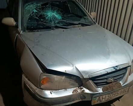 Серый Хендай Элантра, объемом двигателя 1.6 л и пробегом 203 тыс. км за 2000 $, фото 1 на Automoto.ua