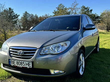 Серый Хендай Элантра, объемом двигателя 1.59 л и пробегом 247 тыс. км за 8600 $, фото 1 на Automoto.ua