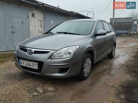 Сірий Хендай Елантра, об'ємом двигуна 2 л та пробігом 246 тис. км за 5800 $, фото 1 на Automoto.ua