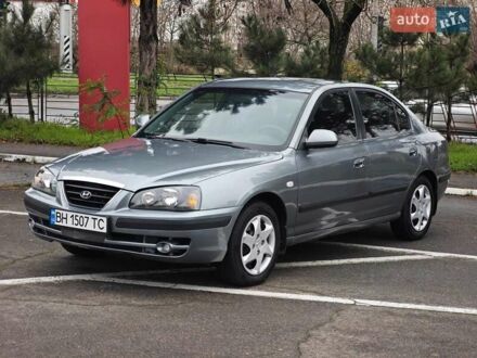 Серый Хендай Элантра, объемом двигателя 1.6 л и пробегом 197 тыс. км за 4400 $, фото 1 на Automoto.ua