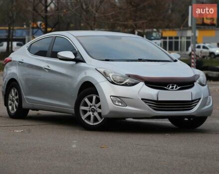 Сірий Хендай Елантра, об'ємом двигуна 1.59 л та пробігом 175 тис. км за 9200 $, фото 1 на Automoto.ua