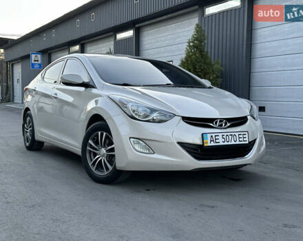 Хендай Элантра 2014 в Днепре (Днепропетровске) на Automoto.ua Серый Хендай Элантра, объемом двигателя 1.6 л и пробегом 95 тыс. км за 8800 $, фото 1 на Automoto.ua