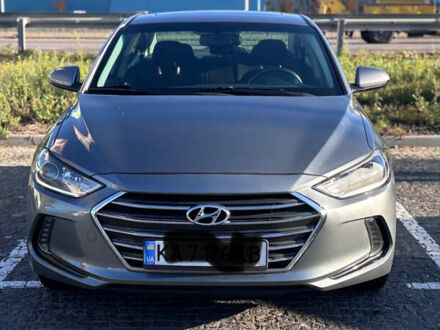 Серый Хендай Элантра, объемом двигателя 2 л и пробегом 70 тыс. км за 14000 $, фото 1 на Automoto.ua