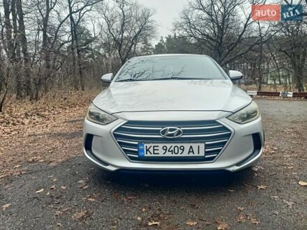Хендай Элантра 2016 в Днепре (Днепропетровске) на Automoto.ua Серый Хендай Элантра, объемом двигателя 2 л и пробегом 136 тыс. км за 10800 $, фото 1 на Automoto.ua