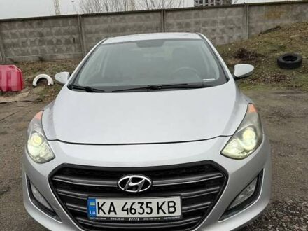 Сірий Хендай Елантра, об'ємом двигуна 2 л та пробігом 150 тис. км за 9800 $, фото 1 на Automoto.ua