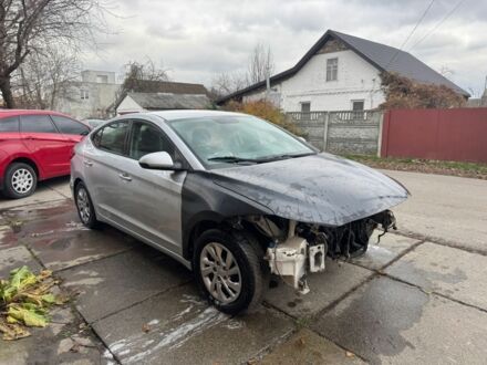 Серый Хендай Элантра, объемом двигателя 2 л и пробегом 150 тыс. км за 3800 $, фото 1 на Automoto.ua