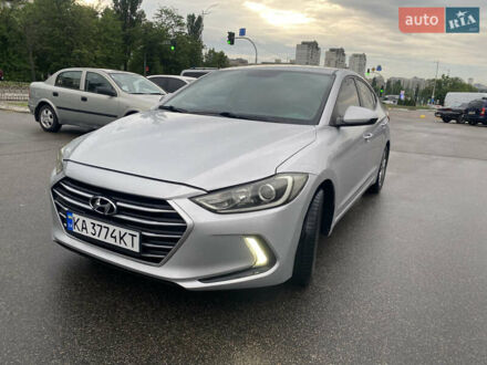 Хендай Элантра 2016 в Киеве на Automoto.ua Серый Хендай Элантра, объемом двигателя 2 л и пробегом 178 тыс. км за 10800 $, фото 1 на Automoto.ua