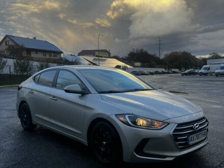 Серый Хендай Элантра, объемом двигателя 2 л и пробегом 136 тыс. км за 10700 $, фото 1 на Automoto.ua