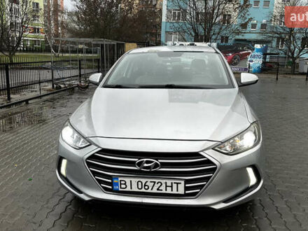 Серый Хендай Элантра, объемом двигателя 2 л и пробегом 190 тыс. км за 10200 $, фото 1 на Automoto.ua