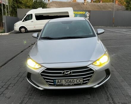 Хендай Элантра 2017 в Днепре (Днепропетровске) на Automoto.ua Серый Хендай Элантра, объемом двигателя 2 л и пробегом 124 тыс. км за 11600 $, фото 1 на Automoto.ua
