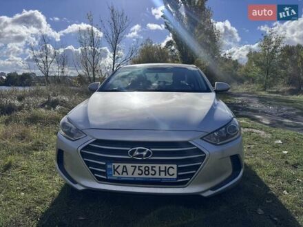 Хендай Элантра 2017 в Ирпене на Automoto.ua Серый Хендай Элантра, объемом двигателя 2 л и пробегом 157 тыс. км за 12500 $, фото 1 на Automoto.ua