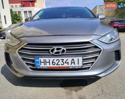 Серый Хендай Элантра, объемом двигателя 2 л и пробегом 163 тыс. км за 10200 $, фото 1 на Automoto.ua