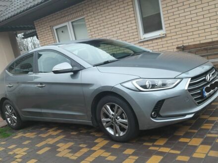 Сірий Хендай Елантра, об'ємом двигуна 0 л та пробігом 132 тис. км за 10900 $, фото 1 на Automoto.ua