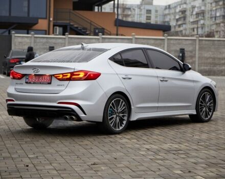 Серый Хендай Элантра, объемом двигателя 1.6 л и пробегом 145 тыс. км за 12500 $, фото 1 на Automoto.ua