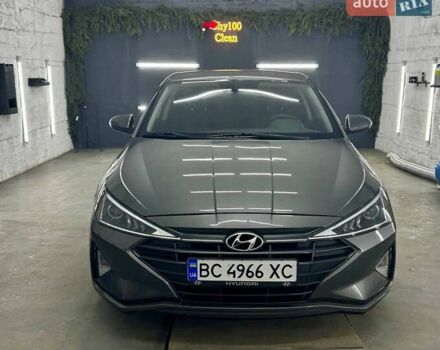 Серый Хендай Элантра, объемом двигателя 2 л и пробегом 97 тыс. км за 13999 $, фото 1 на Automoto.ua