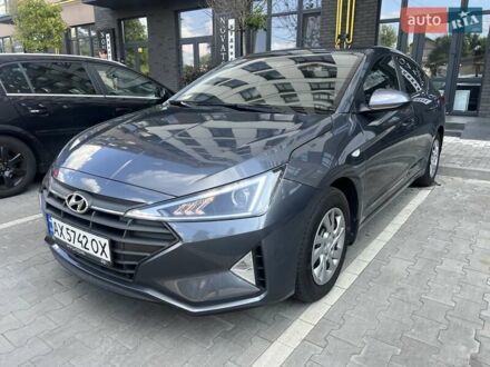 Сірий Хендай Елантра, об'ємом двигуна 1.6 л та пробігом 165 тис. км за 13700 $, фото 1 на Automoto.ua