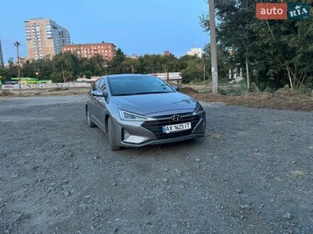 Серый Хендай Элантра, объемом двигателя 2 л и пробегом 113 тыс. км за 17000 $, фото 1 на Automoto.ua