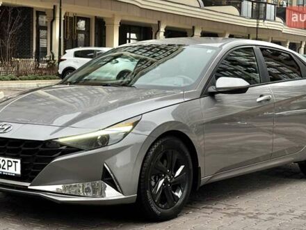 Серый Хендай Элантра, объемом двигателя 2 л и пробегом 30 тыс. км за 18999 $, фото 1 на Automoto.ua