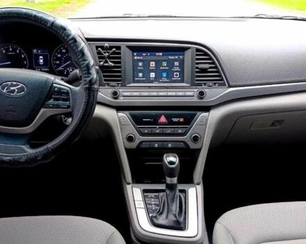 Синий Хендай Элантра, объемом двигателя 2 л и пробегом 190 тыс. км за 10700 $, фото 4 на Automoto.ua