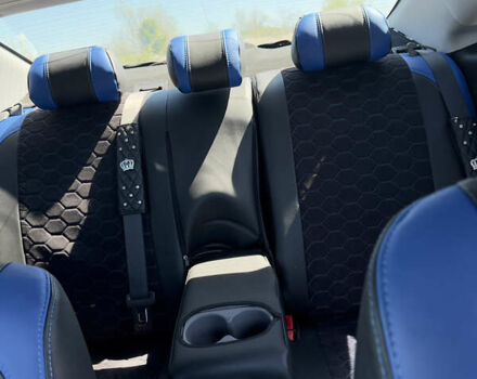 Синій Хендай Елантра, об'ємом двигуна 2 л та пробігом 126 тис. км за 8000 $, фото 4 на Automoto.ua