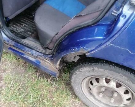 Синій Хендай Елантра, об'ємом двигуна 1.5 л та пробігом 455 тис. км за 750 $, фото 4 на Automoto.ua