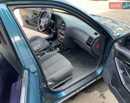 Хендай Элантра 2002 в Днепре (Днепропетровске) на Automoto.ua Синий Хендай Элантра, объемом двигателя 1.6 л и пробегом 326 тыс. км за 2400 $, фото 6 на Automoto.ua