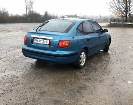Синий Хендай Элантра, объемом двигателя 2 л и пробегом 300 тыс. км за 2400 $, фото 1 на Automoto.ua