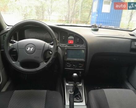 Синий Хендай Элантра, объемом двигателя 1.6 л и пробегом 200 тыс. км за 3700 $, фото 3 на Automoto.ua
