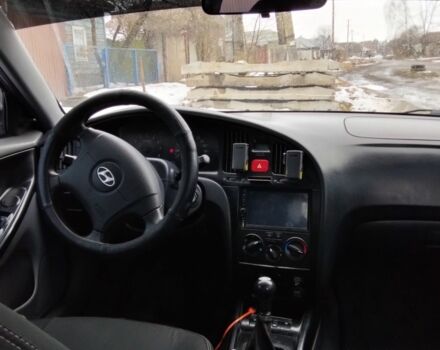 Синий Хендай Элантра, объемом двигателя 1.6 л и пробегом 367 тыс. км за 3800 $, фото 3 на Automoto.ua