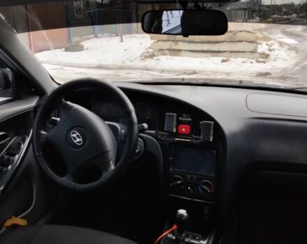 Синий Хендай Элантра, объемом двигателя 1.6 л и пробегом 367 тыс. км за 3800 $, фото 4 на Automoto.ua