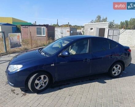 Синий Хендай Элантра, объемом двигателя 2 л и пробегом 267 тыс. км за 5900 $, фото 1 на Automoto.ua