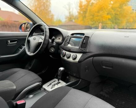 Синий Хендай Элантра, объемом двигателя 2 л и пробегом 284 тыс. км за 5499 $, фото 4 на Automoto.ua