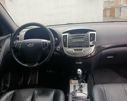 Синий Хендай Элантра, объемом двигателя 1.6 л и пробегом 327 тыс. км за 6300 $, фото 7 на Automoto.ua