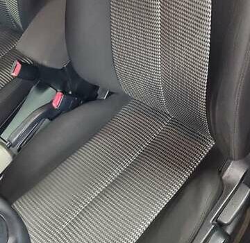 Синий Хендай Элантра, объемом двигателя 1.49 л и пробегом 162 тыс. км за 8000 $, фото 4 на Automoto.ua