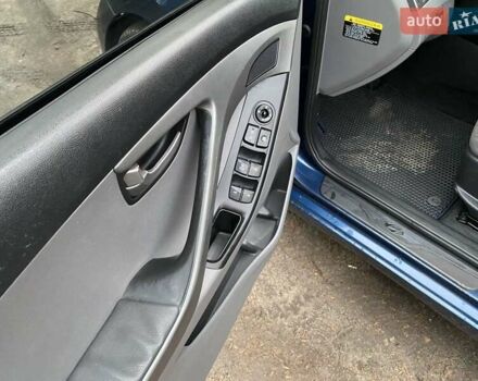 Синий Хендай Элантра, объемом двигателя 1.8 л и пробегом 166 тыс. км за 7000 $, фото 10 на Automoto.ua