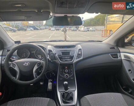 Синій Хендай Елантра, об'ємом двигуна 1.59 л та пробігом 240 тис. км за 9000 $, фото 3 на Automoto.ua