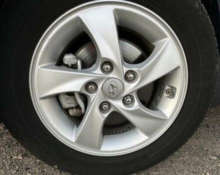 Синій Хендай Елантра, об'ємом двигуна 1.8 л та пробігом 300 тис. км за 10500 $, фото 19 на Automoto.ua