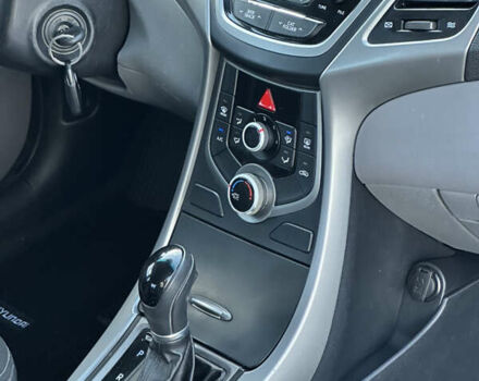 Хендай Элантра 2015 в Киеве на Automoto.ua Синий Хендай Элантра, объемом двигателя 1.8 л и пробегом 124 тыс. км за 8900 $, фото 15 на Automoto.ua