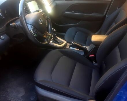 Синий Хендай Элантра, объемом двигателя 2 л и пробегом 189 тыс. км за 10200 $, фото 4 на Automoto.ua