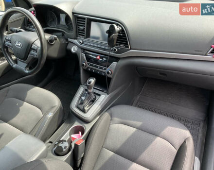 Синий Хендай Элантра, объемом двигателя 1.98 л и пробегом 180 тыс. км за 10300 $, фото 14 на Automoto.ua