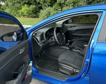 Синий Хендай Элантра, объемом двигателя 1.58 л и пробегом 150 тыс. км за 10900 $, фото 7 на Automoto.ua