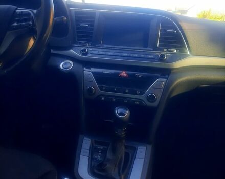 Синий Хендай Элантра, объемом двигателя 2 л и пробегом 189 тыс. км за 10200 $, фото 8 на Automoto.ua