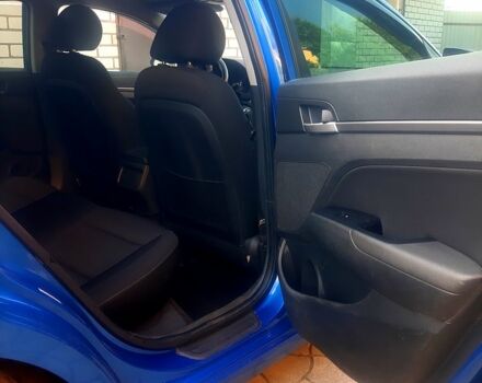 Синий Хендай Элантра, объемом двигателя 2 л и пробегом 189 тыс. км за 10200 $, фото 6 на Automoto.ua